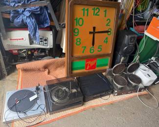 Huge LED 7Up Vintage sign and lots of players! 