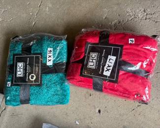 New Open Box throw blankets 