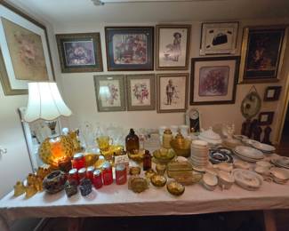 Various vintage glassware