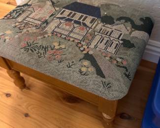 Foot stool with compartment 