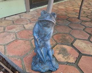 Cast Stone Frog Garden Statue with Umbrella second image