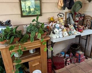 Assorted Estate Holiday Decor, Plush Toys, and Figurines Collection third image