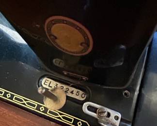 Vintage Singer K Sewing Machine in DropLeaf Cabinet second image