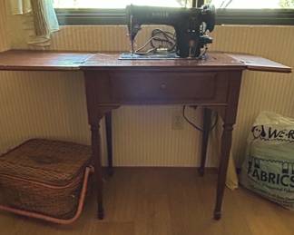 Vintage Singer K Sewing Machine in DropLeaf Cabinet fourth image