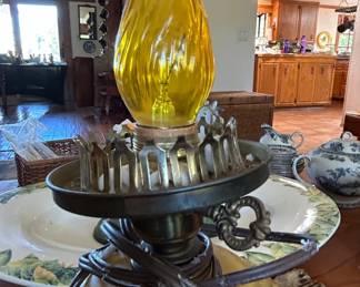 Vintage Frosted Floral Glass and Brass Table Lamp third image