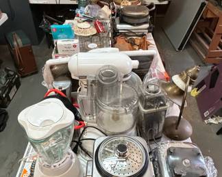 Cuisinart Rice Cooker, White Blender, and Food Processor third image