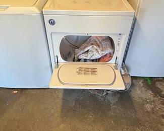 Whirlpool Electric Dryer second image