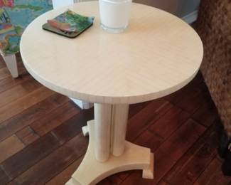 Accent table