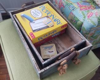 Nesting trays