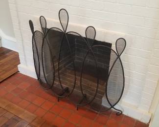 Stylish fireplace screen