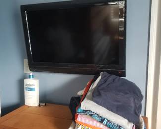 TV with bracket