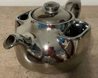 MCM teapot