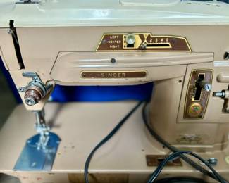 Singer Sewing Machine 403A- Works