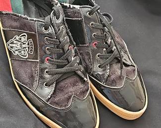 Gucci Ace Low-Top Sneakers with Crest Logo