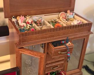 Jewelry box