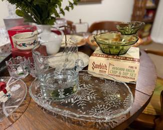 Kitchen servingware