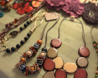 Statement necklace