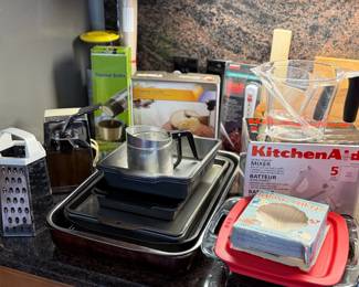 Bakeware and cooking utensils