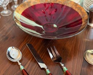 Elegant centerpiece bowl