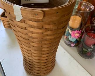 #100	Longaberger umbrella stand w liner 10 r x 18	 $45.00 			