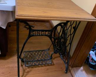 #180	Singer Treadle Sewing Machine Base w/ Oak Top 23x22x29	 $150.00 			