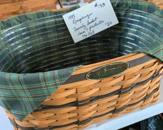 #133	Longaberger family basket liner and protector 17x11x11	 $20.00 			