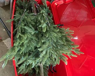 #187	Pre-lit Christmas Tree	 $25.00 			