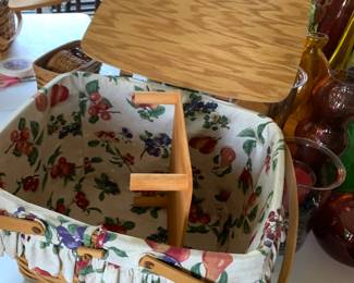 #099	Longaberger 1999 market basket w stand 17x14x11	 $35.00 