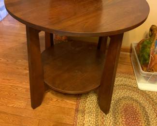 #075	round table on legs with shelf  28 round x 28	 $175.00 			