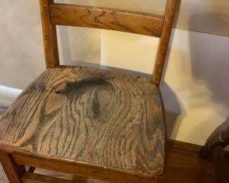 #068	kid oak chair	 $25.00 			