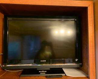 #084	32 inch Sony Bravia tv 	 $75.00 			