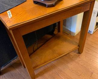 #052	angle table oak 15x8x24	 $65.00 			