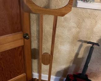#028	men's valet 15x14x57	 $30.00 			