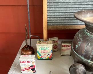 Vintage tins & oilers