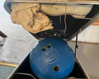 Bowling ball set