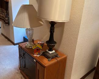 Large lamps, TV console