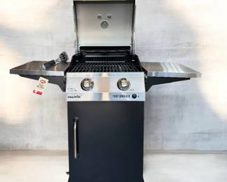 BRAND NEW CharBroil Propane Gas Grill