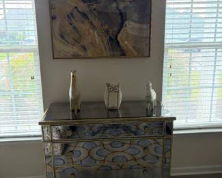 Mirrored Hallway Chested of Drawers