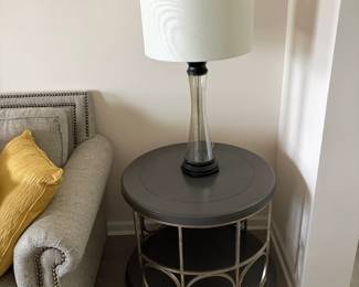 Round end table wood and Metal