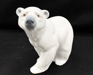  Lladró  "Attentive Polar Bear"