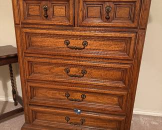 Chest of drawers oak & Pecan