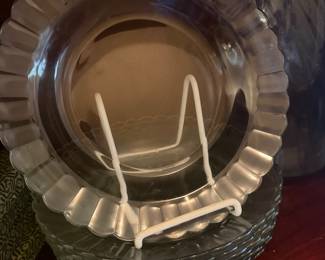 DURALEX PARIS SCALLOPED PLATES