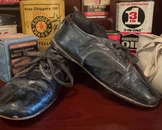 VINTAGE CHILD LEATHER SHOES
