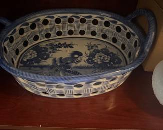 Chinese Export Porcelain Reticulated Basket