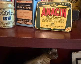 VINTAGE TINS