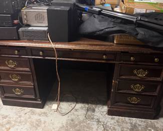 LARGE OFFICE DESK