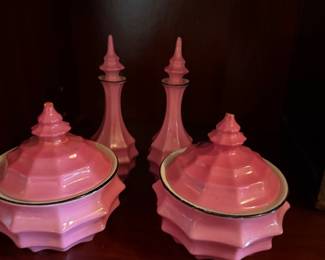 Bavaria Dresser Set
