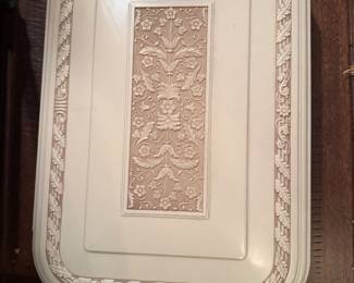 Silverware chest
