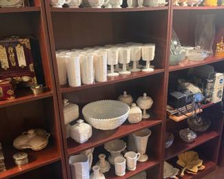 LARGE SELECTION OF VINTAGE MILK GLASS 