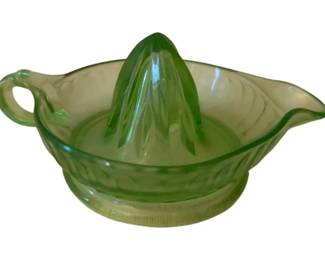 312 - Vintage Uranium Green Glass Juicer - 4 x 8.5 x 6